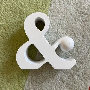 JONATHAN ADLER Ampersand white paperweight